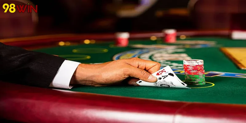 Người chơi tận hưởng nhiều trò giải trí phong phú trên WM Casino 98WIN